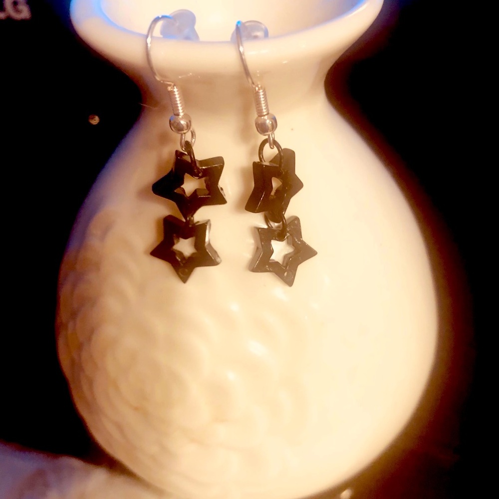 Gothic Black hanging Stars ⭐️ Earrings